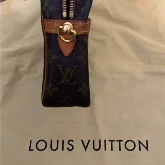 SL1911 Louis Vuitton Compiegne Crossbody - Picture 6 of 11